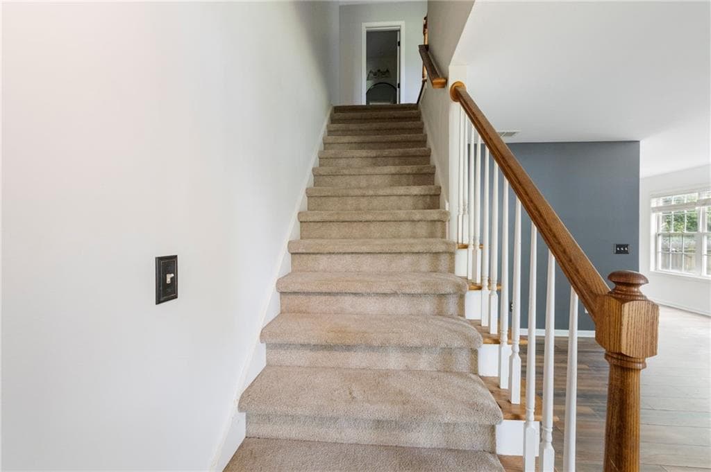 3 bedroom, 2 bathroom, 1,800 sq ft single family residence under contract at 147 Richmond Drive, Dawsonville, GA 30534 — photo 6