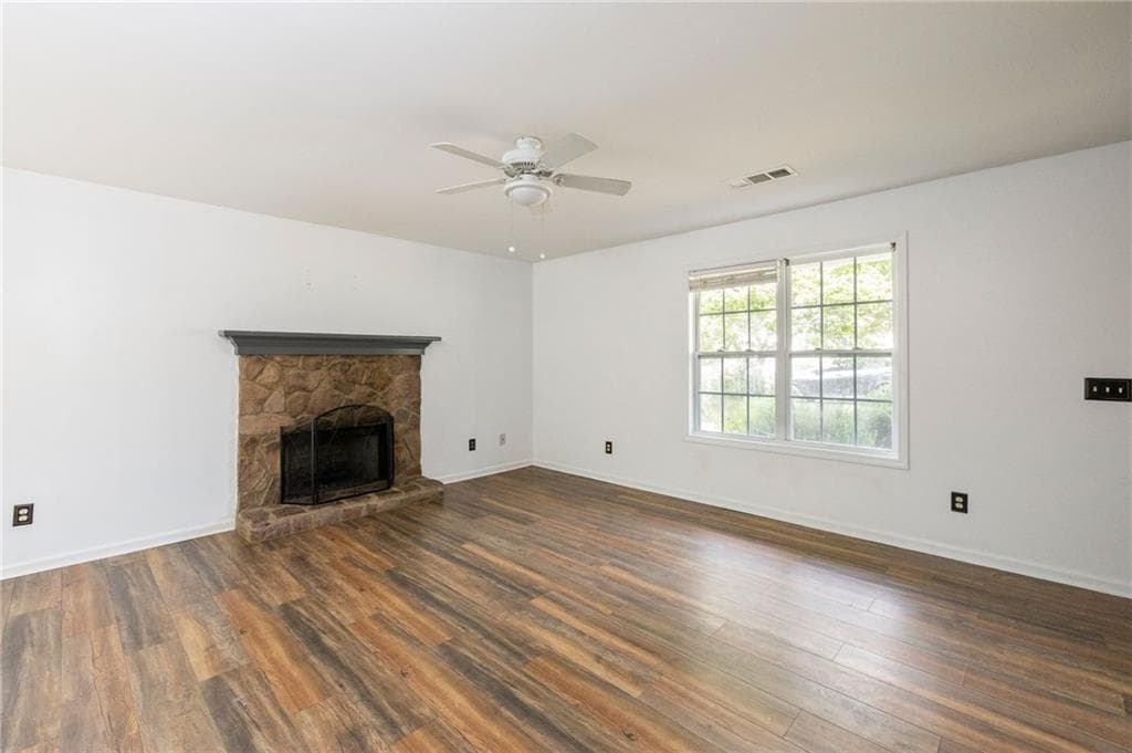 3 bedroom, 2 bathroom, 1,800 sq ft single family residence under contract at 147 Richmond Drive, Dawsonville, GA 30534 — photo 8