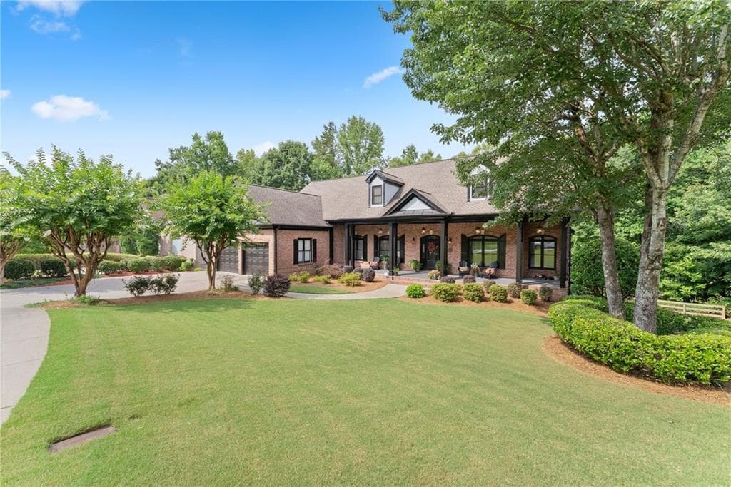 5 bedroom, 4 bathroom, 4,712 sq ft single family residence for sale at 3365 Greenside Court, Dacula, GA 30019 — photo 2