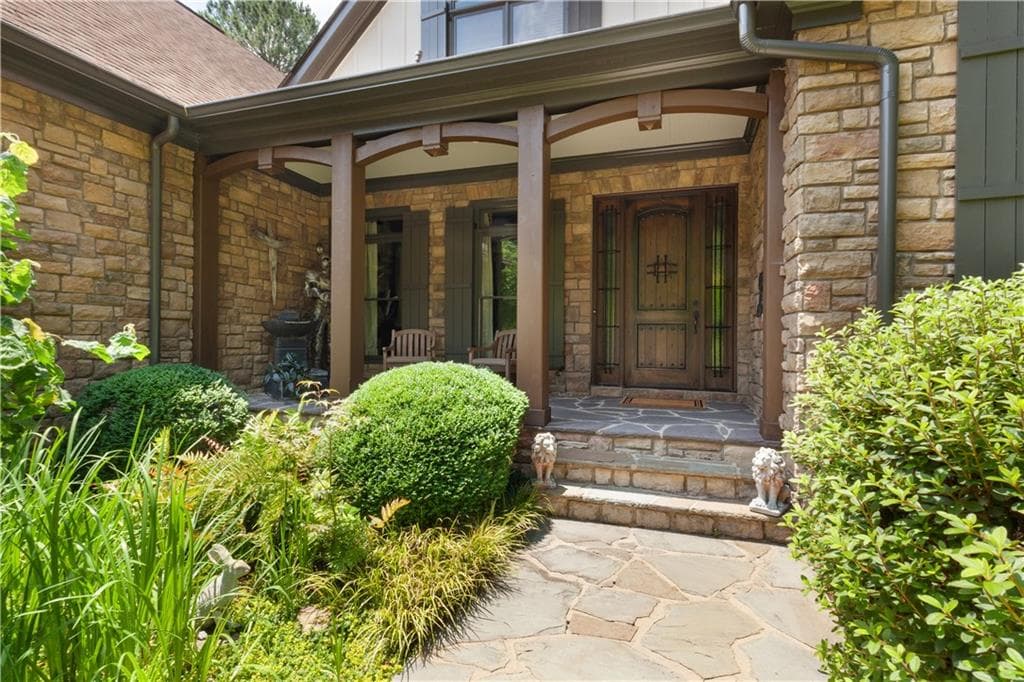 7 bedroom, 7 bathroom, 7,251 sq ft single family residence under contract at 1900 Danforth Pointe Drive, Marietta, GA 30066 — photo 7