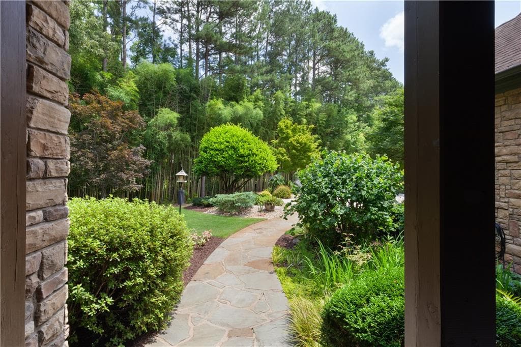 7 bedroom, 7 bathroom, 7,251 sq ft single family residence under contract at 1900 Danforth Pointe Drive, Marietta, GA 30066 — photo 8