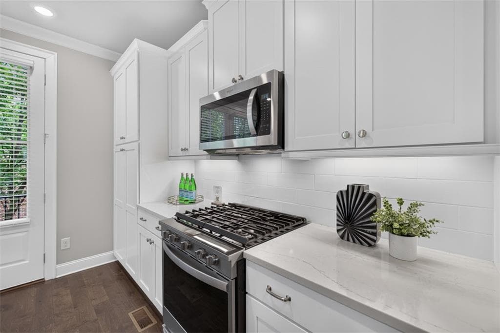 3 bedroom, 4 bathroom, 2,271 sq ft townhouse for sale at 3863 Firewood Lane, Suwanee, GA 30024 — photo 6