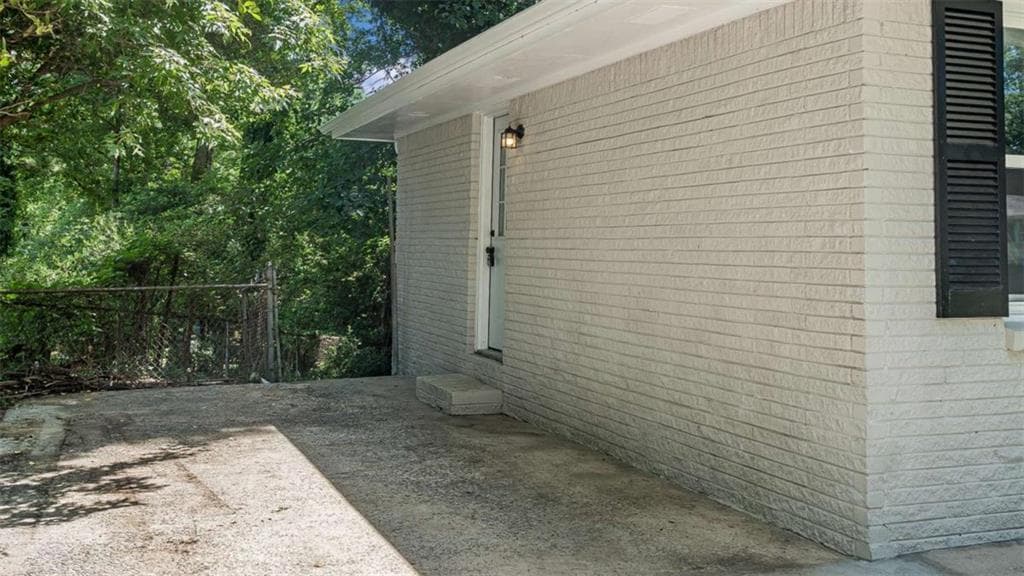 4 bedroom, 3 bathroom, 1,700 sq ft single family residence for sale at 5678 Deerfield Court, South Fulton, GA 30349 — photo 5