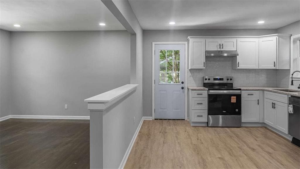 4 bedroom, 3 bathroom, 1,700 sq ft single family residence for sale at 5678 Deerfield Court, South Fulton, GA 30349 — photo 7