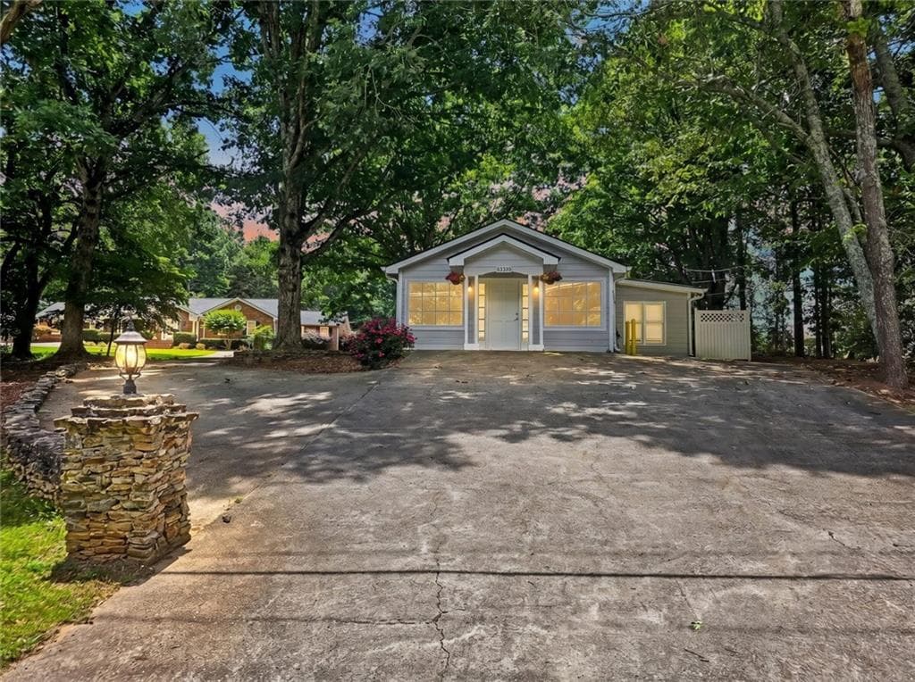 3 bedroom, 2 bathroom, 1,400 sq ft single family residence for sale at 6339B Gaines Ferry Road, Flowery Branch, GA 30542 — photo 2