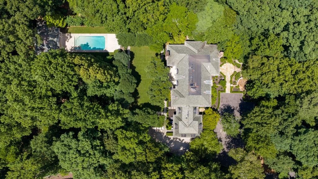 7 bedroom, 9 bathroom, 10,869 sq ft single family residence for sale at 2485 W Wesley Road, Atlanta, GA 30327 — photo 4