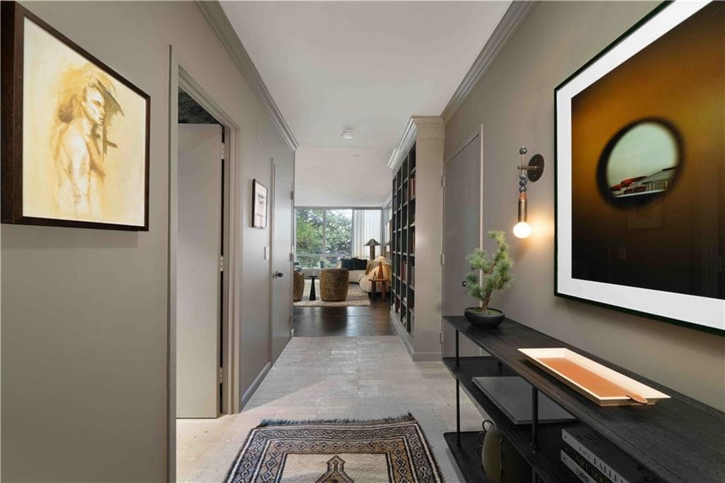 1 bedroom, 2 bathroom, 1,244 sq ft condominium under contract at 2575 Peachtree Road 4H, Atlanta, GA 30305 — photo 4