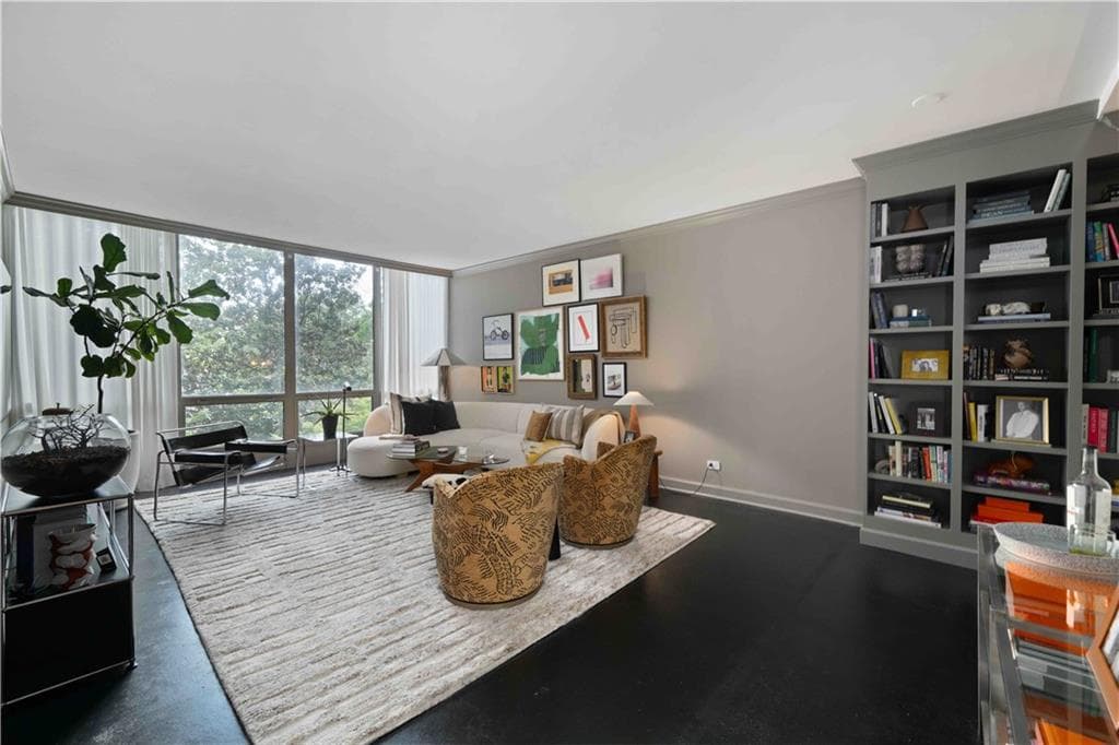 1 bedroom, 2 bathroom, 1,244 sq ft condominium under contract at 2575 Peachtree Road 4H, Atlanta, GA 30305 — photo 7