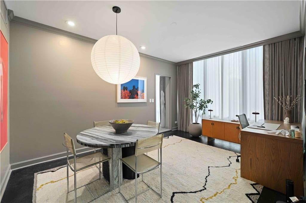 1 bedroom, 2 bathroom, 1,244 sq ft condominium under contract at 2575 Peachtree Road 4H, Atlanta, GA 30305 — photo 8