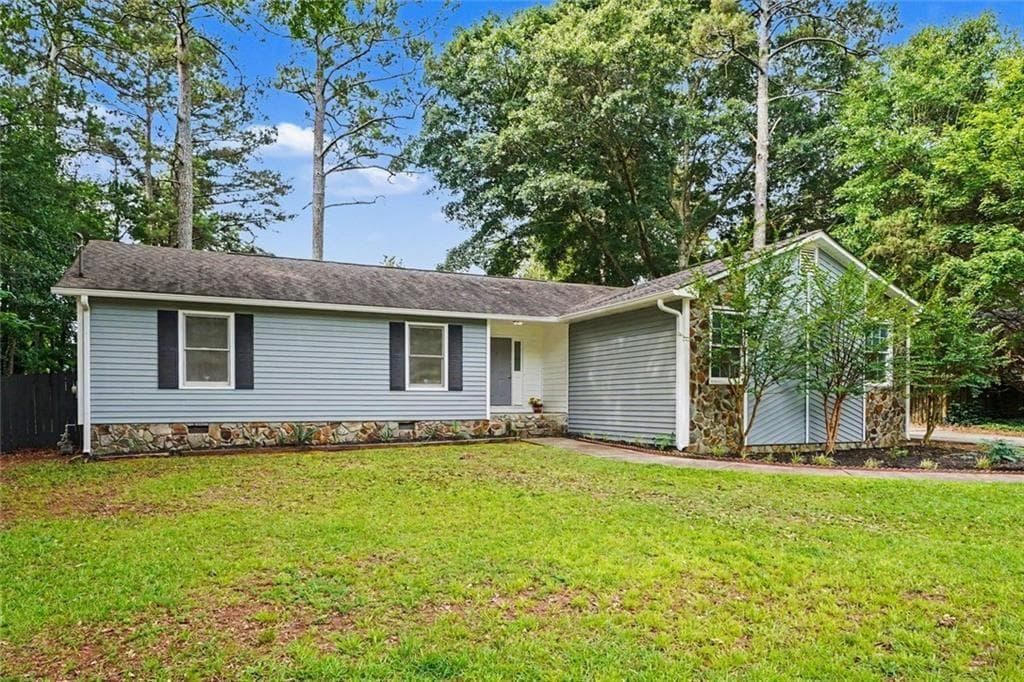 3 bedroom, 2 bathroom, 1,502 sq ft single family residence under contract at 1708 Rosewood Drive, Griffin, GA 30223 — photo 2
