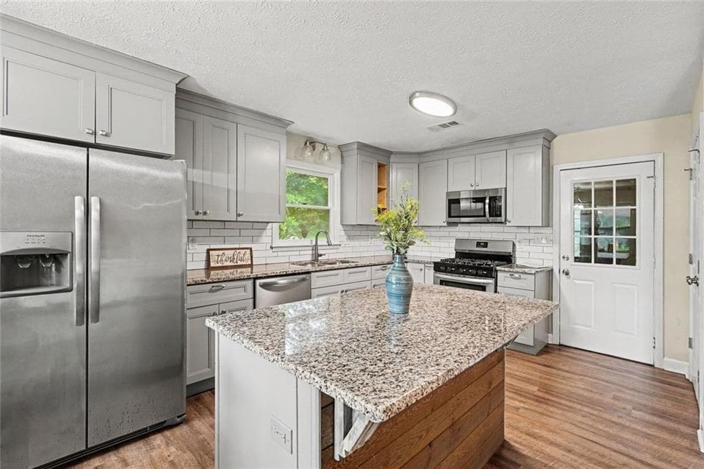3 bedroom, 2 bathroom, 1,502 sq ft single family residence under contract at 1708 Rosewood Drive, Griffin, GA 30223 — photo 5