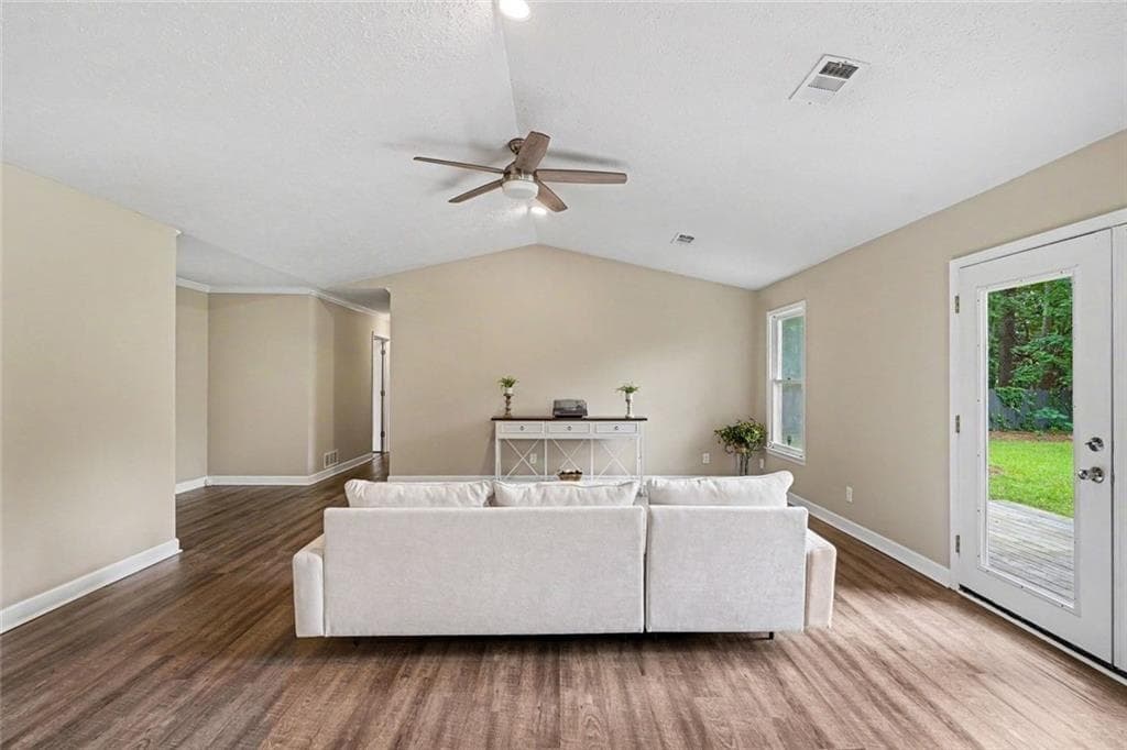 3 bedroom, 2 bathroom, 1,502 sq ft single family residence under contract at 1708 Rosewood Drive, Griffin, GA 30223 — photo 10