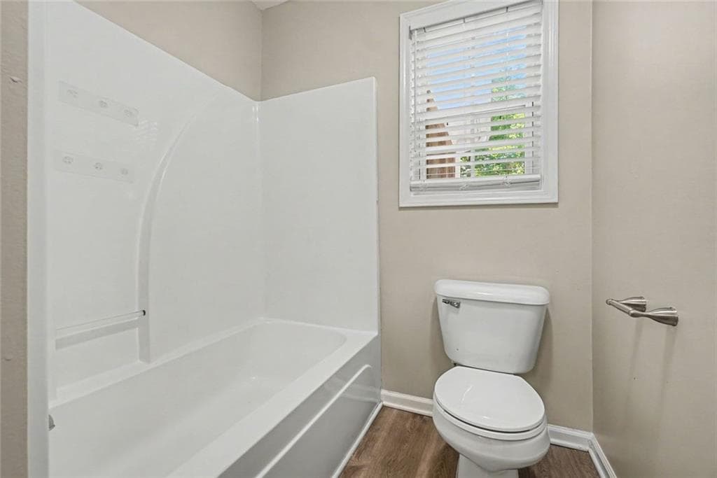 4 bedroom, 4 bathroom, 2,898 sq ft single family residence for sale at 4037 Landmark Drive, Douglasville, GA 30135 — photo 4