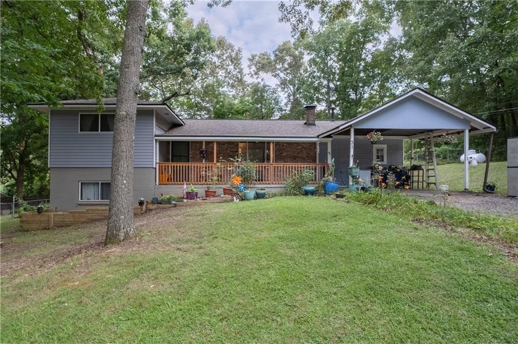 4 bedroom, 3 bathroom, 1,416 sq ft single family residence under contract at 31 Rock Fence Circle, Cartersville, GA 30121
