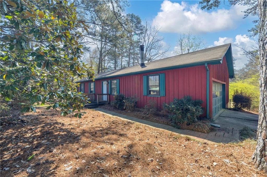 3 bedroom, 2 bathroom, 1,224 sq ft single family residence for sale at 185 Live Oak Place, Athens, GA 30606 — photo 2