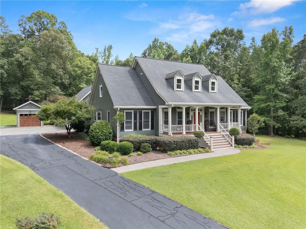 5 bedroom, 6 bathroom, 4,526 sq ft single family residence for sale at 924 James Powers Road, Monroe, GA 30656 — photo 3