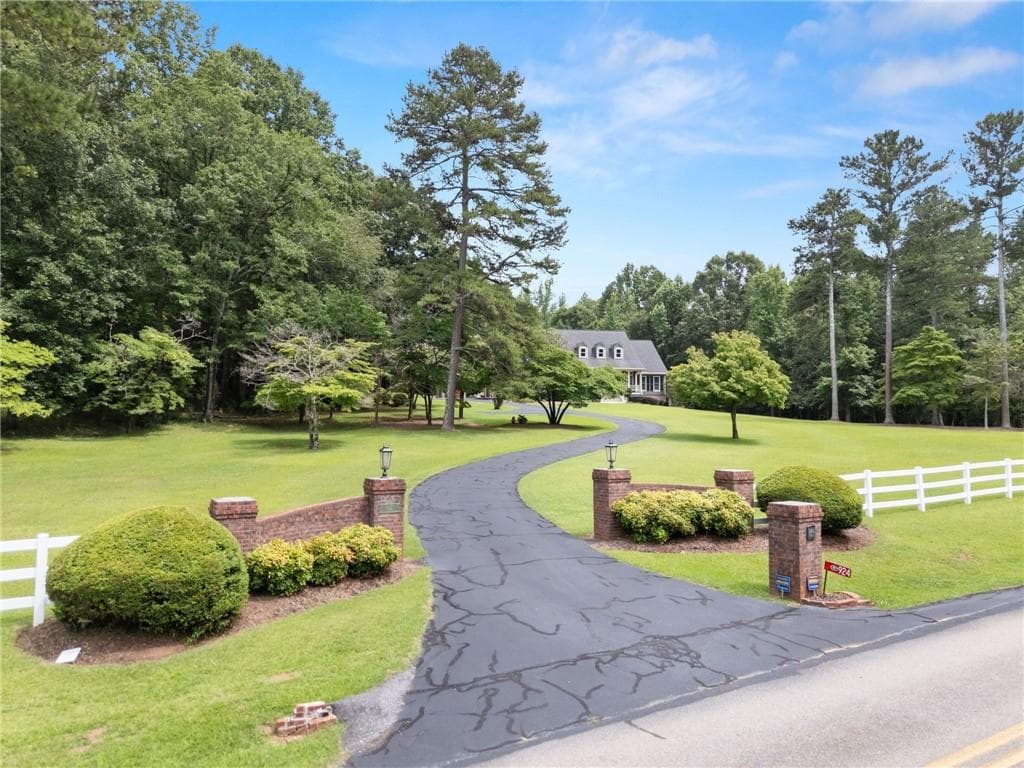 5 bedroom, 6 bathroom, 4,526 sq ft single family residence for sale at 924 James Powers Road, Monroe, GA 30656 — photo 5