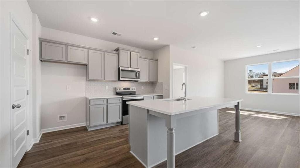 3 bedroom, 2 bathroom, 3,428 sq ft single family residence for sale at 1114 Adirondac Way, Bonaire, GA 31005 — photo 9