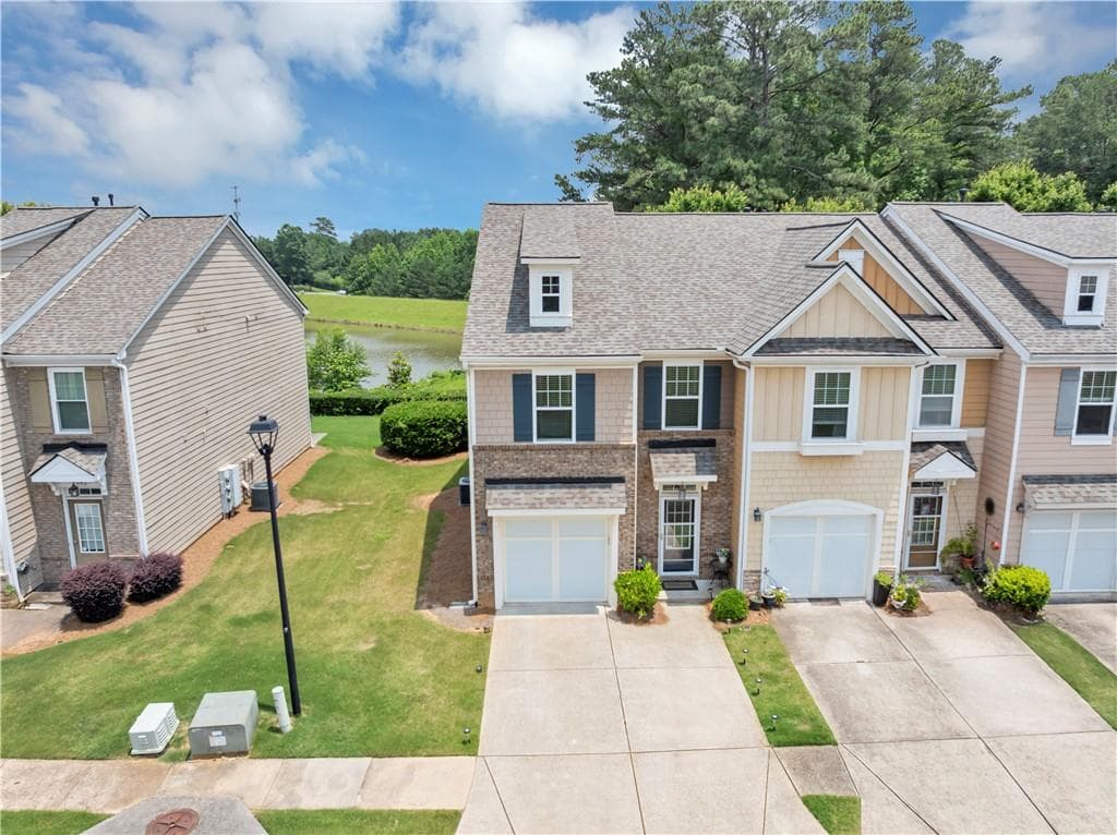 3 bedroom, 3 bathroom, 1,696 sq ft townhouse for sale at 1936 Lakeshore Overlook Circle, Kennesaw, GA 30152 — photo 3