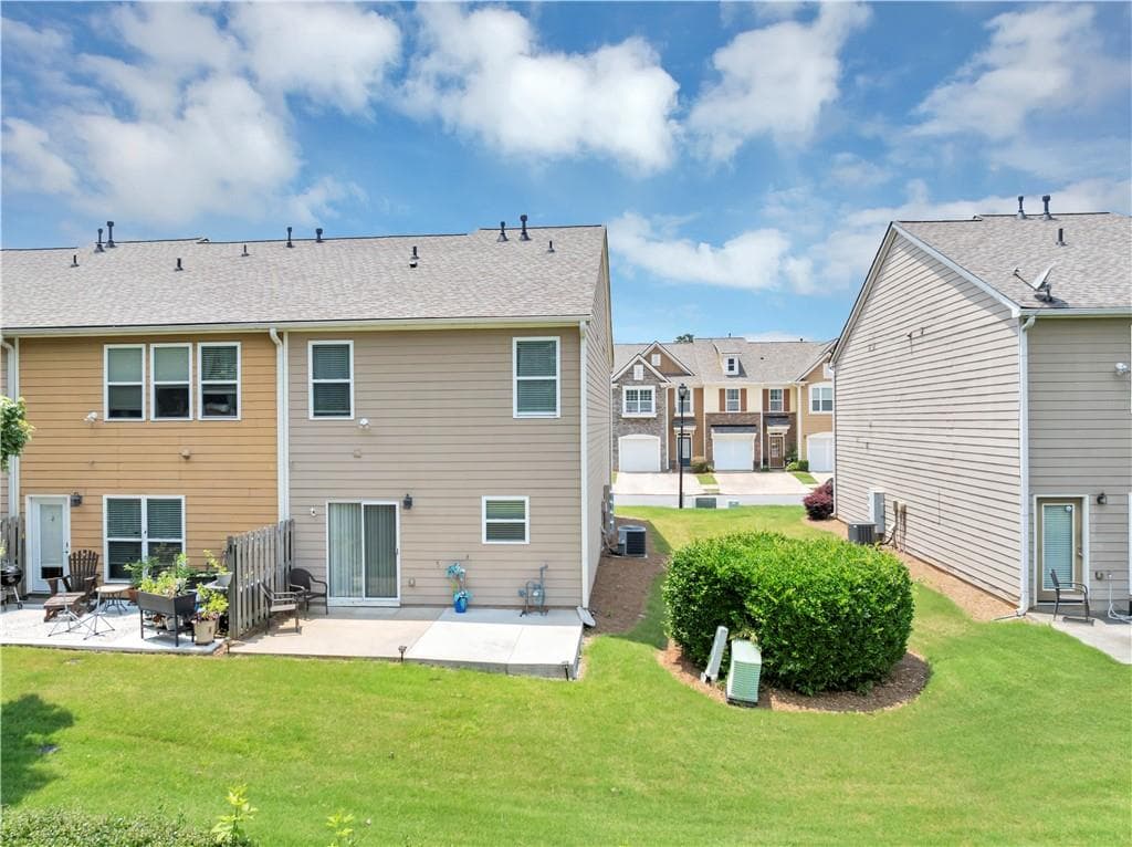 3 bedroom, 3 bathroom, 1,696 sq ft townhouse for sale at 1936 Lakeshore Overlook Circle, Kennesaw, GA 30152 — photo 4