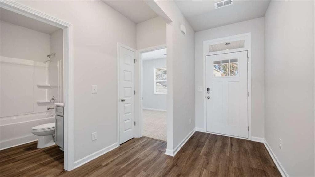 3 bedroom, 2 bathroom, 3,428 sq ft single family residence for sale at 1110 Adirondac Way, Bonaire, GA 31005 — photo 3