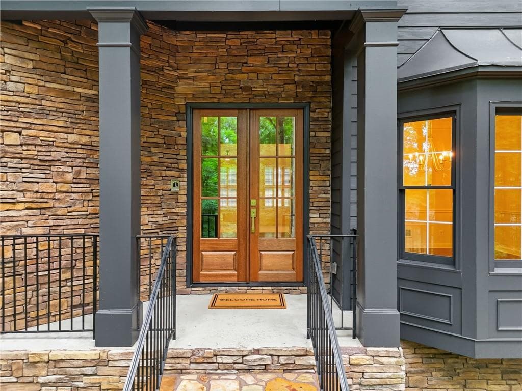 5 bedroom, 4 bathroom, 6,580 sq ft single family residence for sale at 550 Eagles Landing Drive, Alpharetta, GA 30004 — photo 9