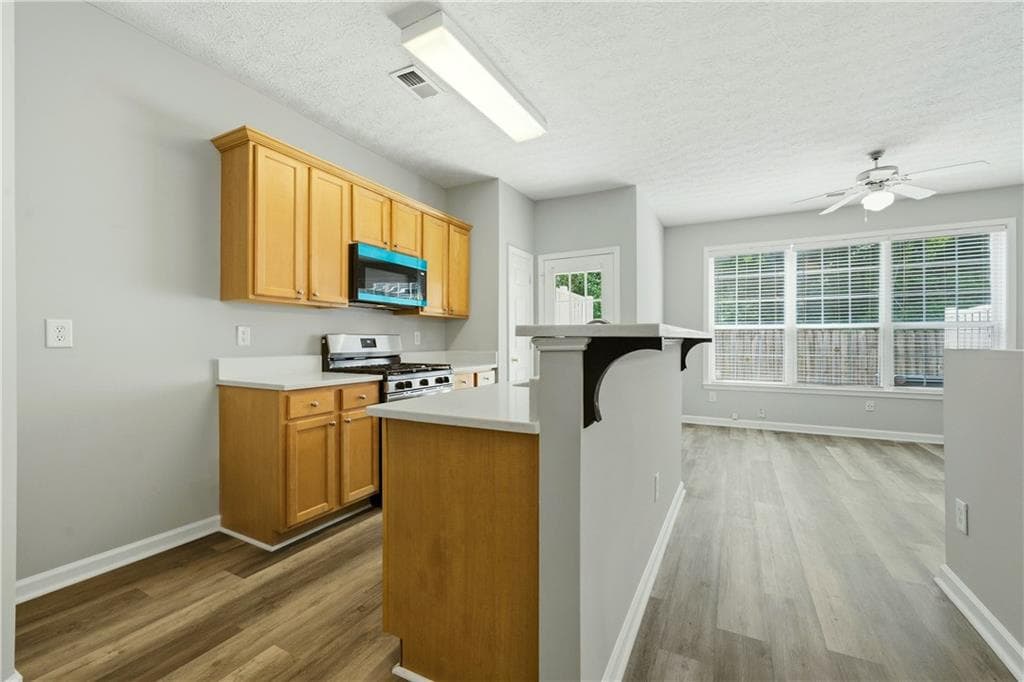 3 bedroom, 3 bathroom, 1,594 sq ft townhouse for sale at 1622 Jackson Way, Atlanta, GA 30318 — photo 5