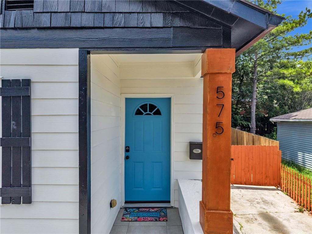 2 bedroom, 2 bathroom, 900 sq ft single family residence for rent at 575 Martin Street, Atlanta, GA 30312 for $2,250 a month — photo 3
