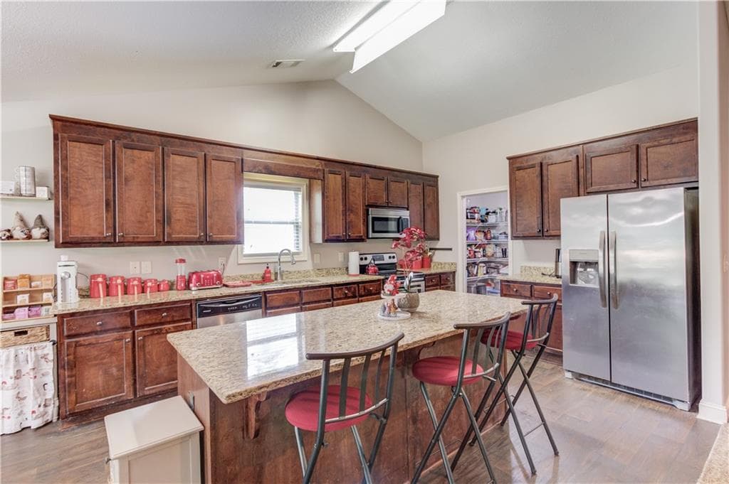 4 bedroom, 3 bathroom, 2,267 sq ft single family residence under contract at 154 Rolling Oaks Lane, Colbert, GA 30628 — photo 10