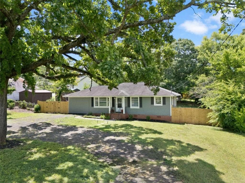 3 bedroom, 1 bathroom, 1,656 sq ft single family residence under contract at 1306 Calhoun Avenue, Rome, GA 30161