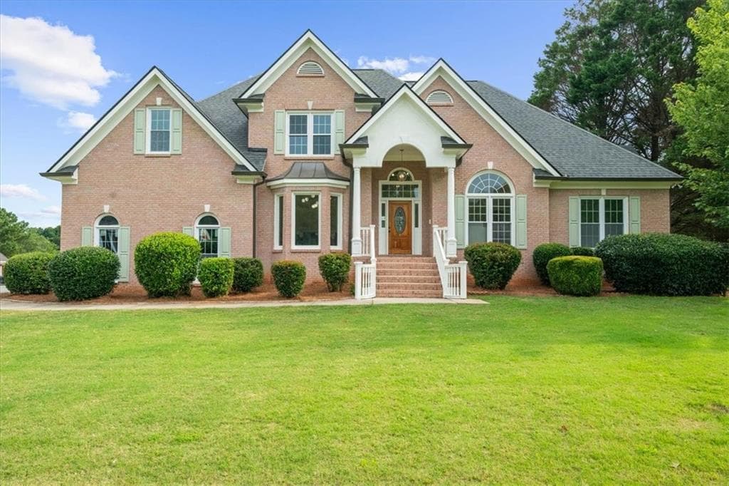 6 bedroom, 5 bathroom, 4,510 sq ft single family residence sold at 175 Hampstead Manor, Fayetteville, GA 30214