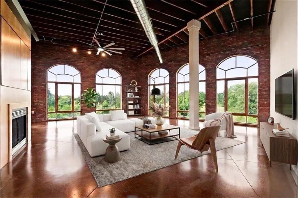 2 bedroom, 2 bathroom, 1,538 sq ft condominium sold at 319 SE Atlanta Street 401, Marietta, GA 30060