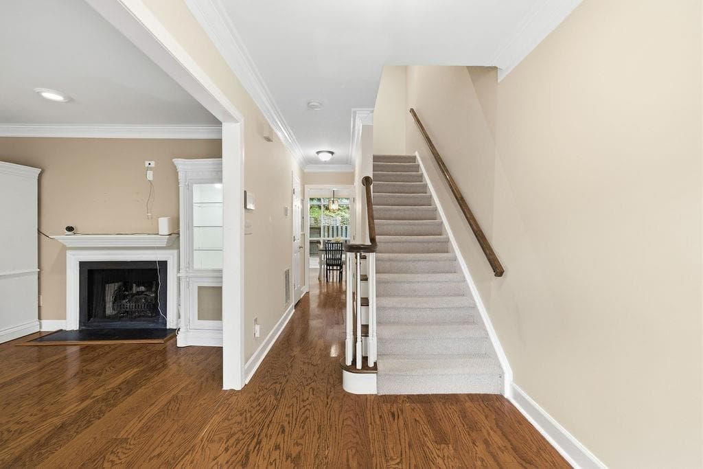 2 bedroom, 3 bathroom, 1,480 sq ft townhouse under contract at 65 Mount Vernon Circle, Sandy Springs, GA 30338 — photo 4