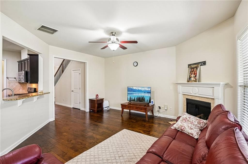 3 bedroom, 3 bathroom, 1,963 sq ft single family residence for sale at 6025 Weddington Drive, Cumming, GA 30040 — photo 9