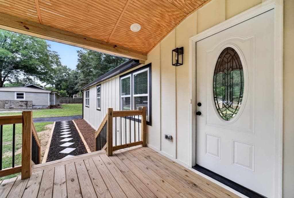 3 bedroom, 2 bathroom, 1,600 sq ft single family residence under contract at 3955 Pecan Street, Loganville, GA 30052 — photo 5