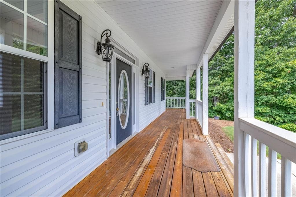 3 bedroom, 4 bathroom, 4,176 sq ft single family residence for sale at 7913 Pea Ridge Road, Lula, GA 30554 — photo 5
