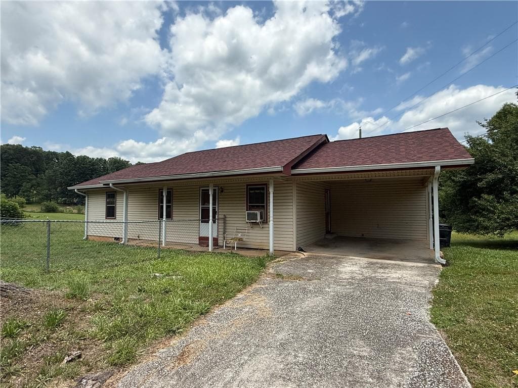 3 bedroom, 2 bathroom single family residence for rent at 109 Broken Arrow, Clarkesville, GA 30523 for $1,600 a month — photo 2