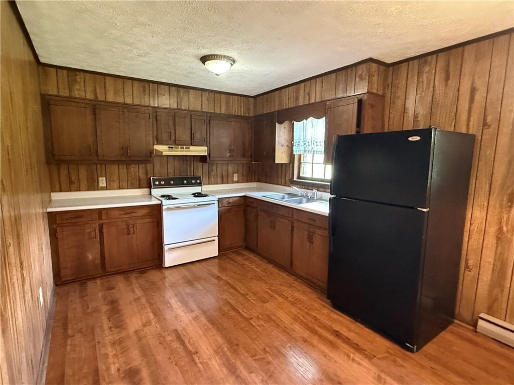 3 bedroom, 2 bathroom single family residence for rent at 109 Broken Arrow, Clarkesville, GA 30523 for $1,600 a month — photo 3