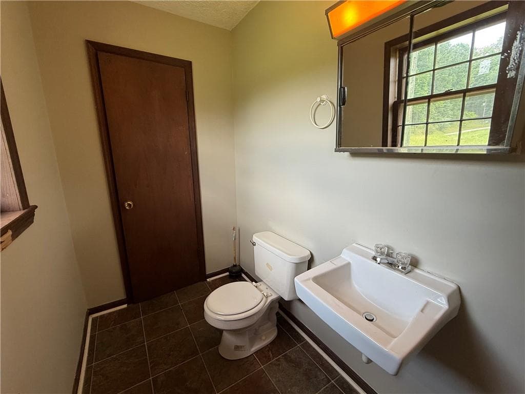 3 bedroom, 2 bathroom single family residence for rent at 109 Broken Arrow, Clarkesville, GA 30523 for $1,600 a month — photo 8