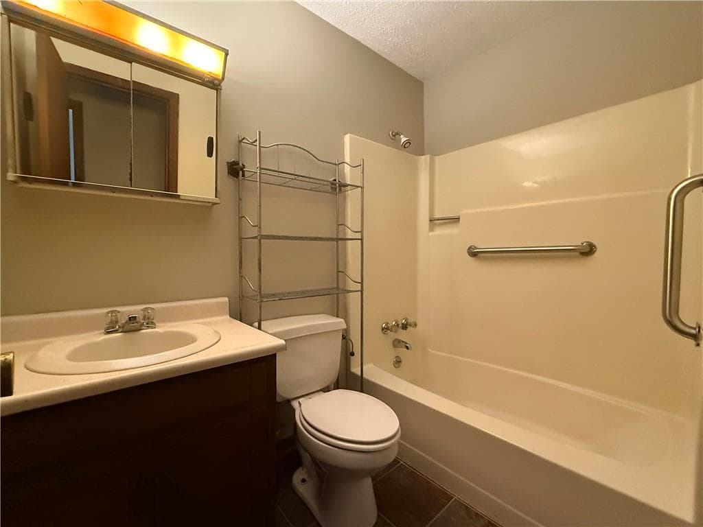 3 bedroom, 2 bathroom single family residence for rent at 109 Broken Arrow, Clarkesville, GA 30523 for $1,600 a month — photo 10