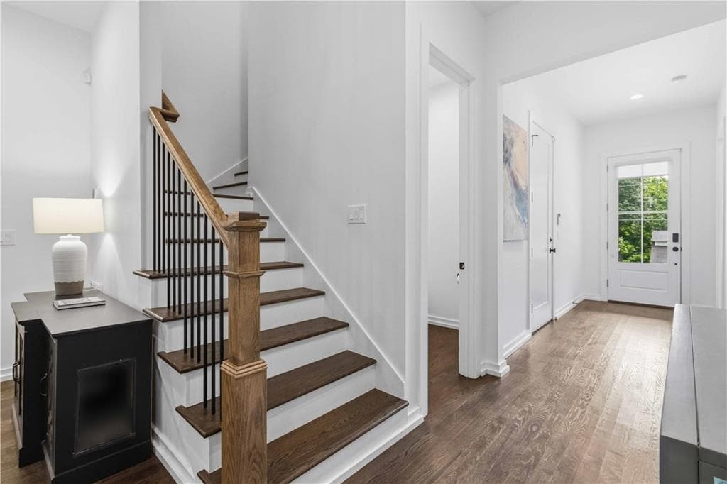 4 bedroom, 4 bathroom, 2,899 sq ft single family residence for sale at 1719 Old Hickory Street, Decatur, GA 30032 — photo 3