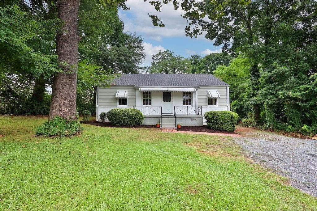 3 bedroom, 1 bathroom, 1,246 sq ft single family residence for sale at 1329 Blanche Drive, Marietta, GA 30067