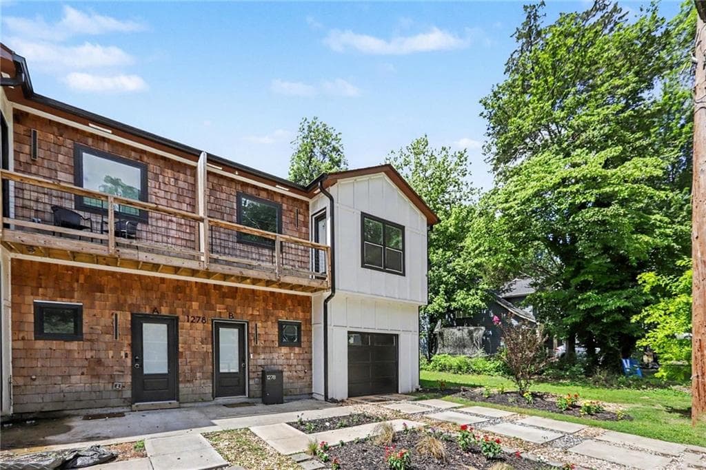 3 bedroom, 3 bathroom, 2,160 sq ft townhouse for sale at 1278 Plaza Avenue B, Atlanta, GA 30310 — photo 3