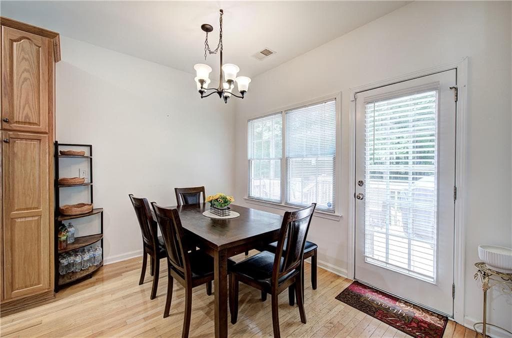 6 bedroom, 3 bathroom, 3,944 sq ft single family residence for sale at 105 Arbor View Court, Woodstock, GA 30188 — photo 9