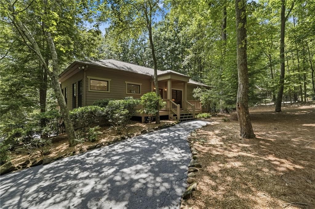 3 bedroom, 3 bathroom, 2,184 sq ft single family residence for sale at 61 Morgan Walk, Big Canoe, GA 30143 — photo 3