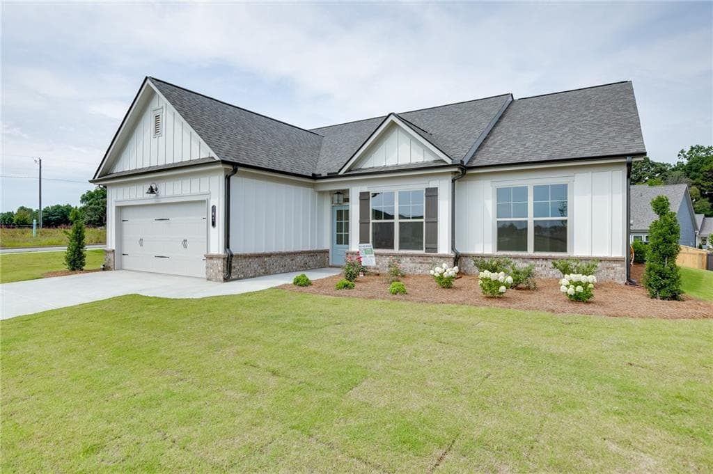 3 bedroom, 2 bathroom, 1,802 sq ft single family residence for sale at 51 Merwood Lane, Jefferson, GA 30549 — photo 2