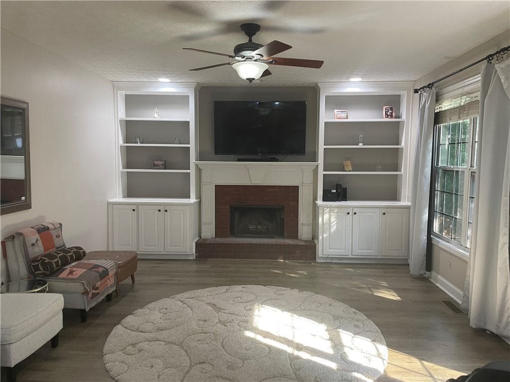 7 bedroom, 4 bathroom, 4,143 sq ft single family residence for sale at 4010 Magnolia Leaf Lane, Suwanee, GA 30024 — photo 6