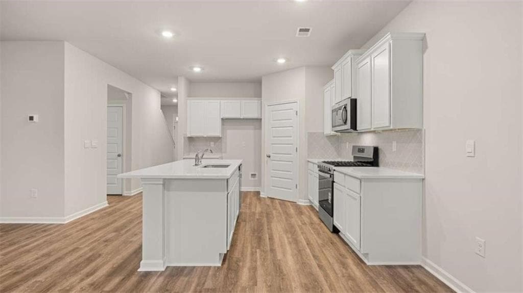 5 bedroom, 4 bathroom, 2,721 sq ft single family residence for sale at 2171 Edgecombe Lane, Dacula, GA 30019 — photo 6
