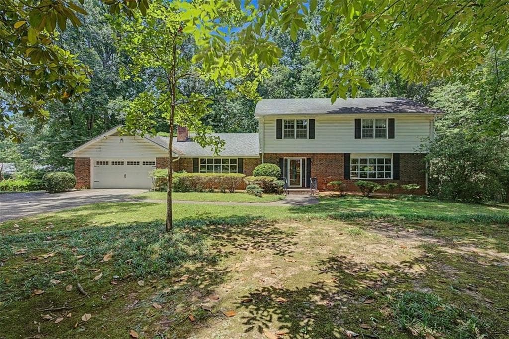 4 bedroom, 3 bathroom, 3,190 sq ft single family residence for sale at 483 Summit Ridge Drive, Lawrenceville, GA 30046 — photo 3