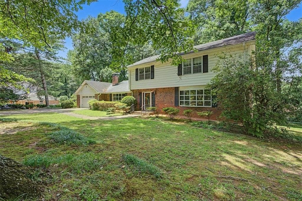 4 bedroom, 3 bathroom, 3,190 sq ft single family residence for sale at 483 Summit Ridge Drive, Lawrenceville, GA 30046 — photo 4